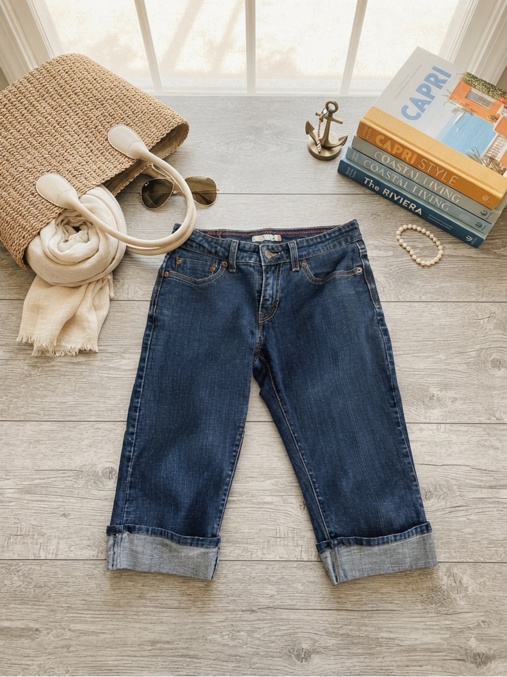 Levi's Dark Blue Cropped Cuffed Women's Jeans. Size 4.